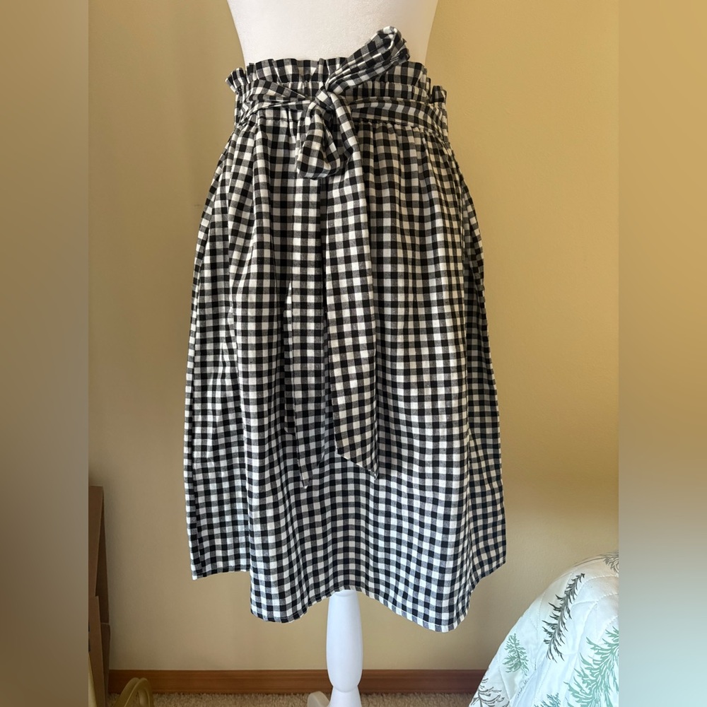 SHEIN Black and White A-Line Tie Front Skirt